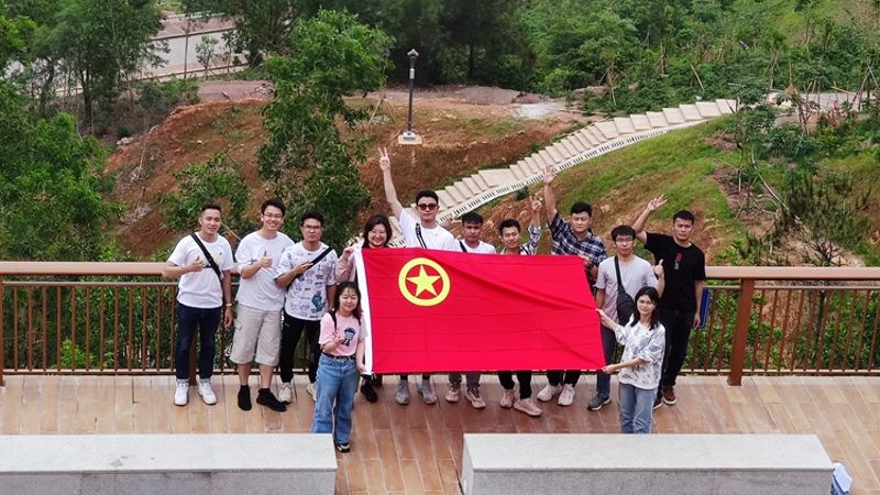 不负青春 强国有我 ——PT电子游戏团委进杏装唱响青春、活力宣言”团建活动